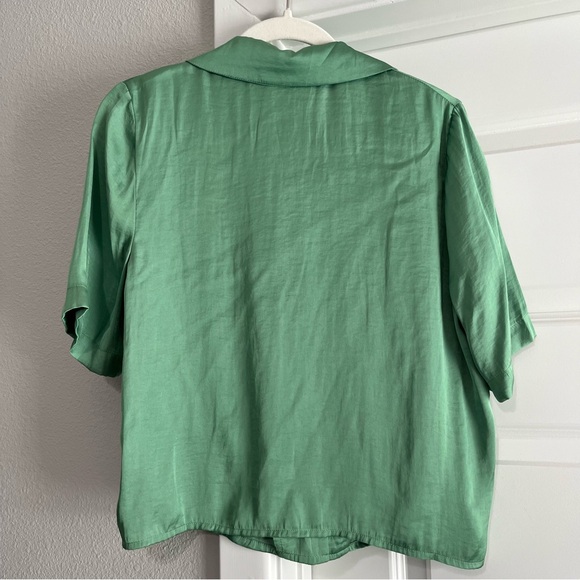 Pretty Garbage Women’s Satin Green Colored Button Up Top Blouse Shirt L New - Picture 4 of 6